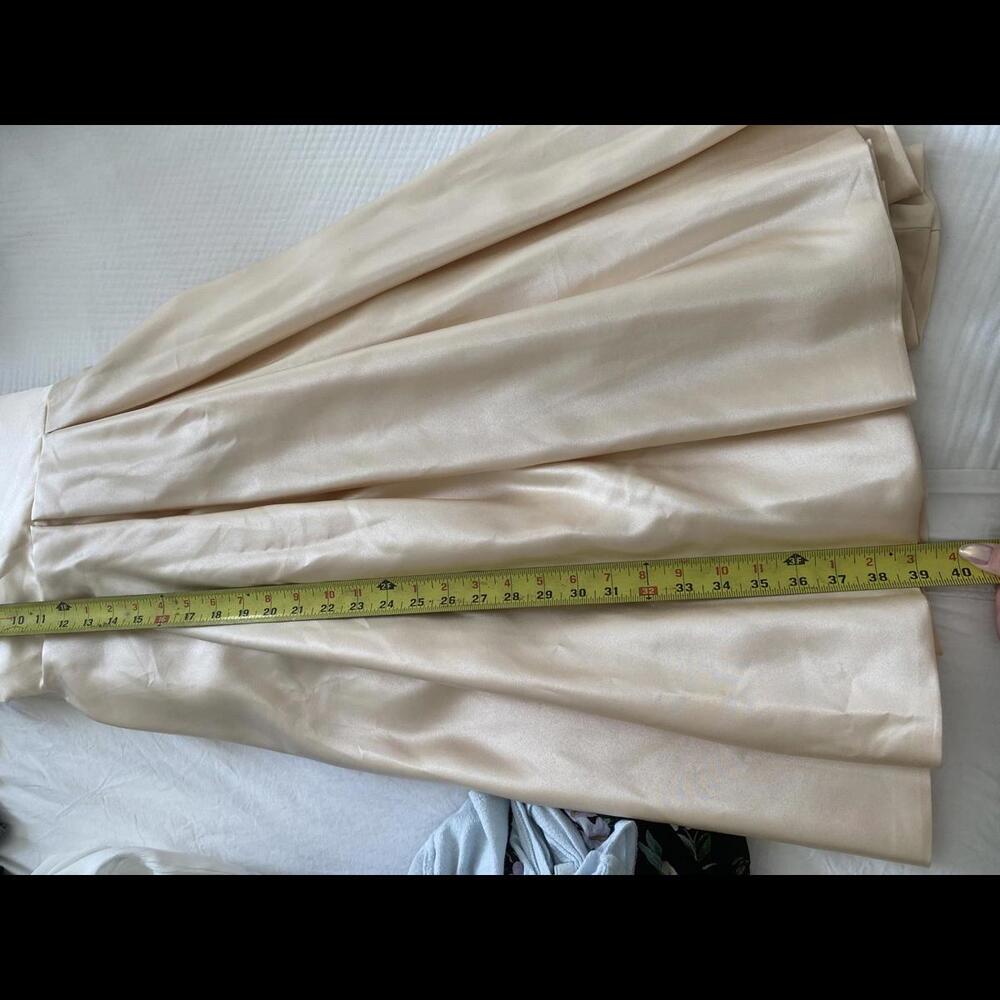 Satin flower girl dress, size 8 - Picture 4 of 6
